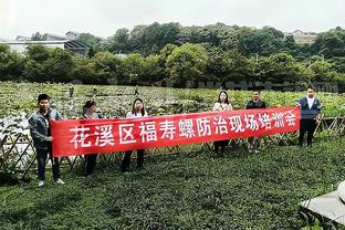 詹眉连线！浓眉挡拆顺下接詹姆斯助攻 空接暴扣得手